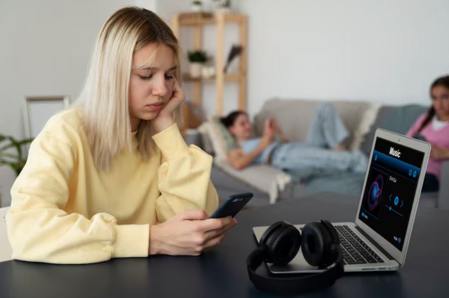 The Loneliness Algorithm: How Social Media Quietly Profits From Isolation